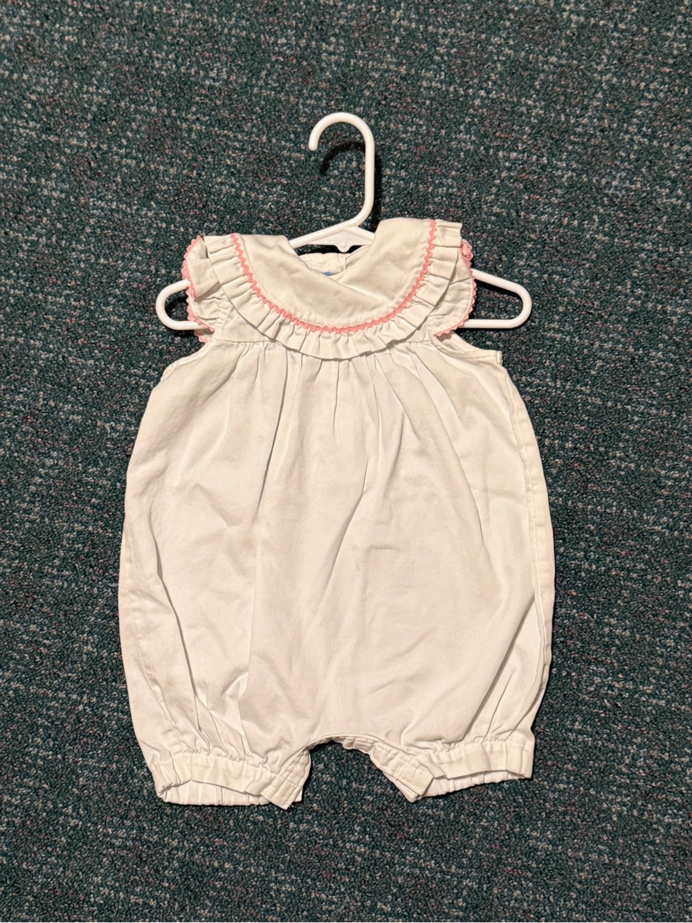 Monday's Child Boutique Baby Girl White Ruffle Bubble Romper 12 Months